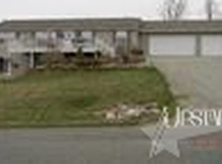 126 W Herron Dr, Albion, IN 46701