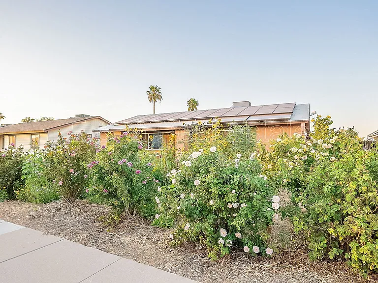 1022 W Apollo Ave — Photo 6