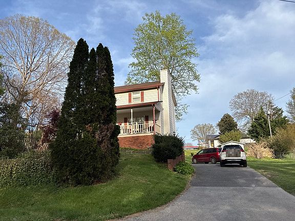 2nd image of 1912 Inman Cir