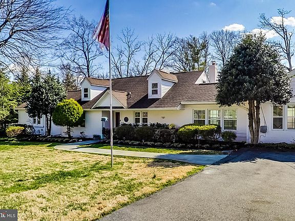 2nd image of 8910 Liberty Ln