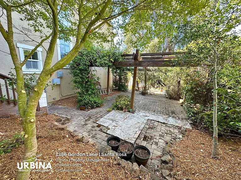 1386 Gordon Ln — Photo 33