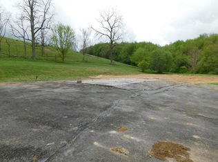 102 Chatam Ln, Tazewell, VA 24651