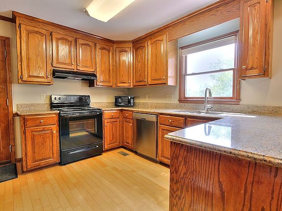 5th image of 12501 Hammersmith Ct
