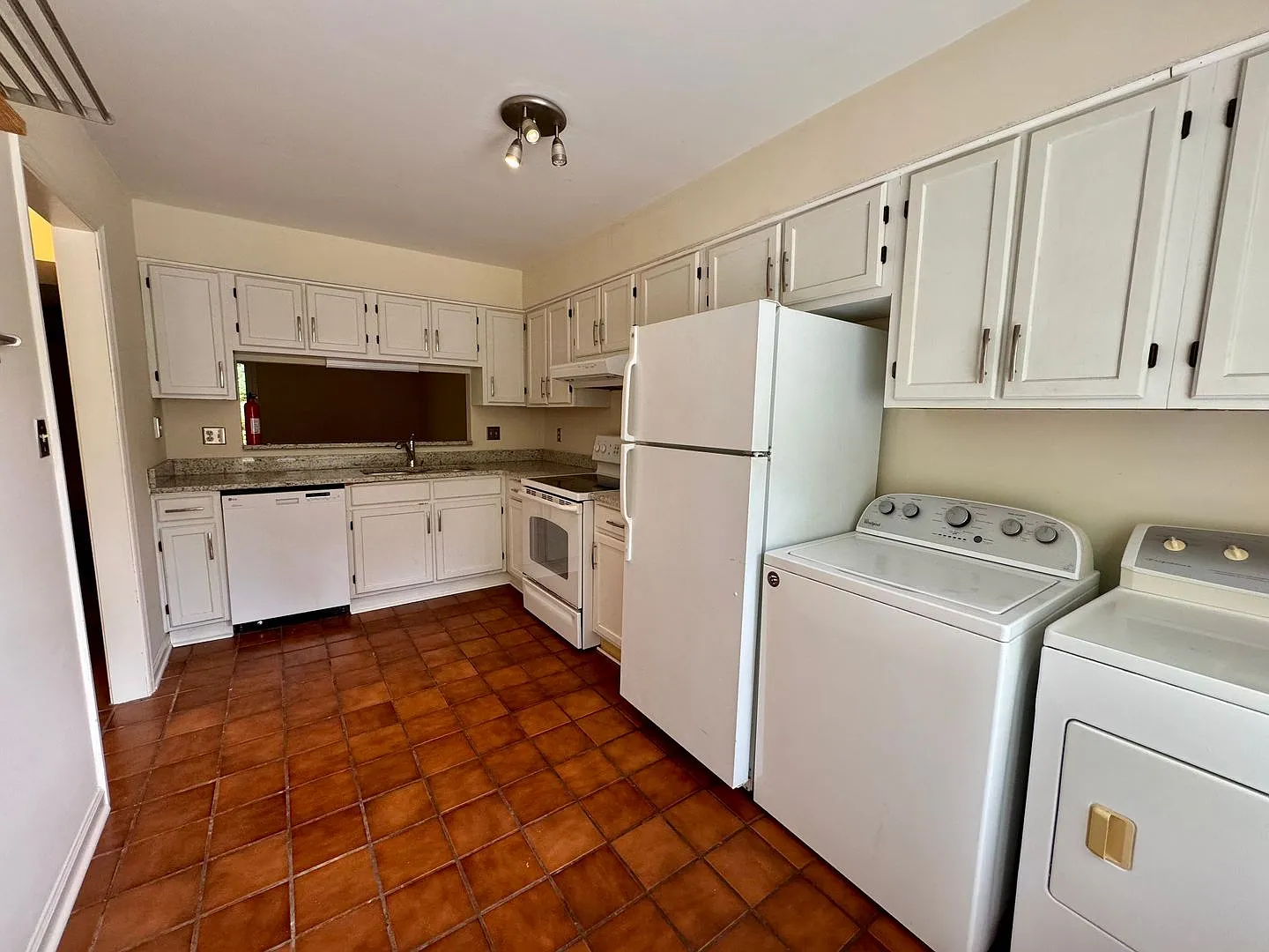 Prime Chapel Hill Living | 2BR Townhouse on MLK Blvd — Photo 4