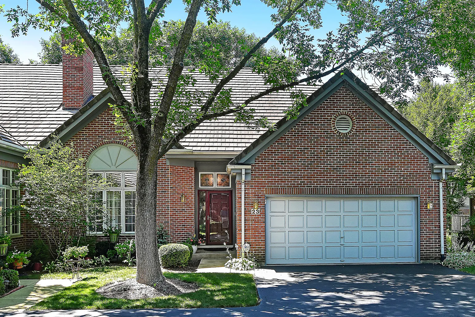 23 Stonehenge Ct photo 1
