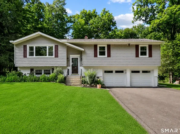 8 Fleetwood Drive, New Fairfield, CT 06812
