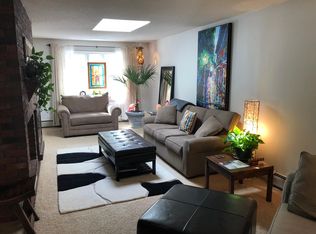 1 Brookside Dr, Falmouth, ME 04105