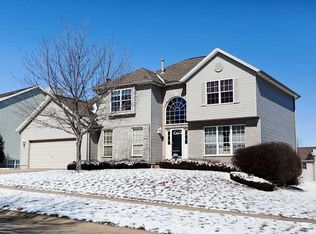 6914 Rockingham Dr SW, Cedar Rapids, IA 52404