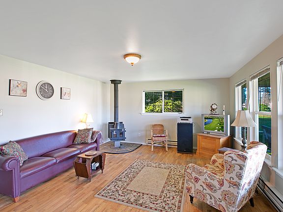 2nd image of 33113 SE 42nd St