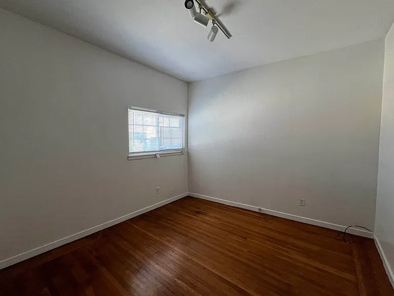 3244 Ellis St #C — Photo 3
