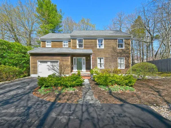 11 Lotowana Lane, Stony Brook, NY 11790