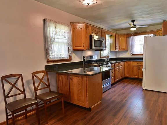 5th image of 2711 Highland Ave