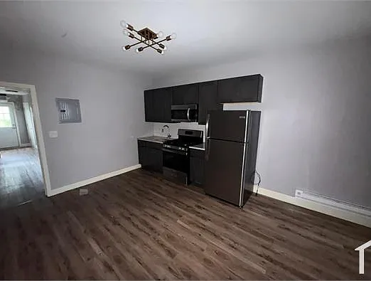 805 Summer Ave #1 — Photo 1