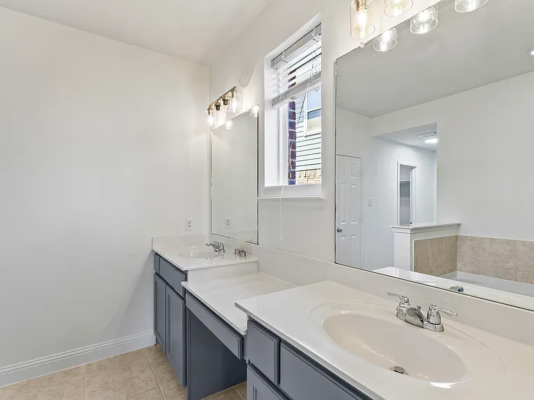 4424 Overbrook Dr — Photo 16
