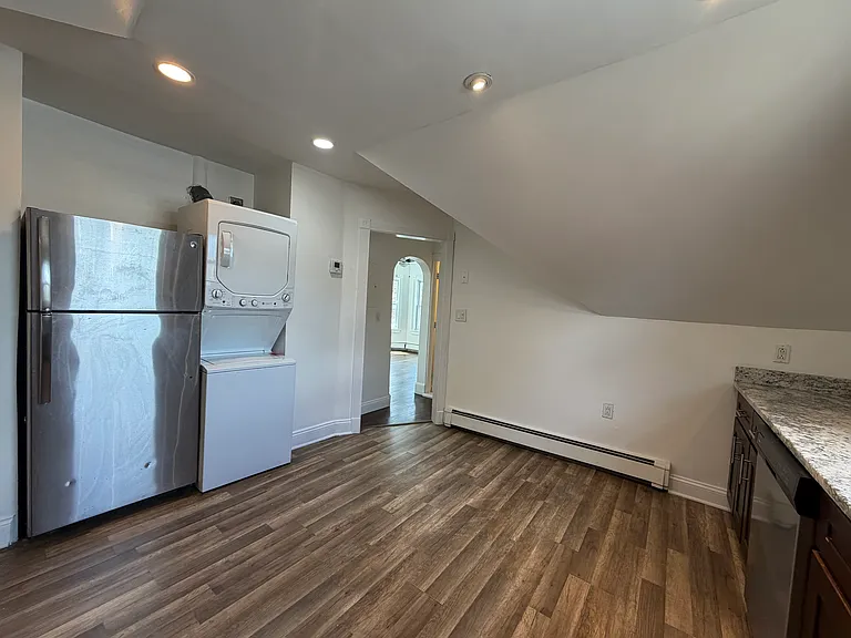 980 Washington St #2 — Photo 4