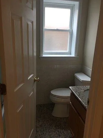 2 bed, 950 sqft, $1,695 — Photo 4