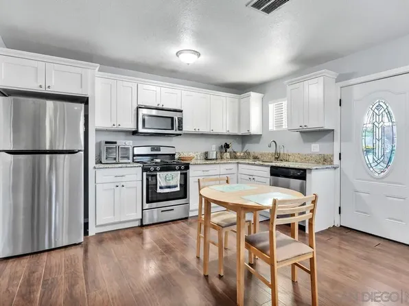 9070 1st St, Santee, CA 92071