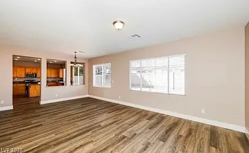 3 bed, 2.0 bath, 2020 sqft, $1,200 — Photo 3