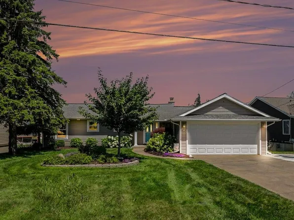 10660 Glendalough Ln, Cement City, MI 49233