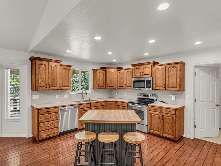 1468 W Flint Meadow Dr — Photo 3