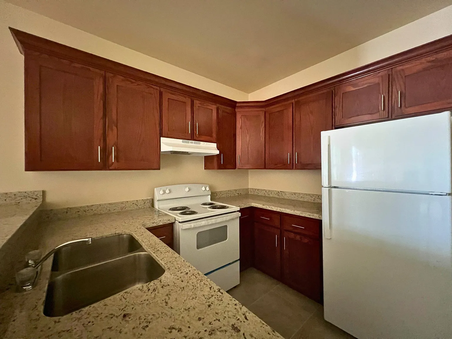 Villas de Gustavus Apartments — Photo 4