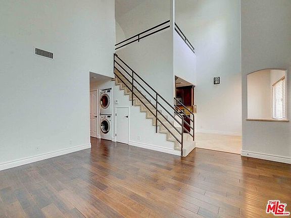 5th image of 4128 Whitsett Ave APT 203