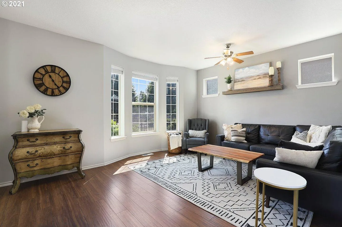 3 bed, 2.5 bath, 1792 sqft, $2,950 — Photo 2