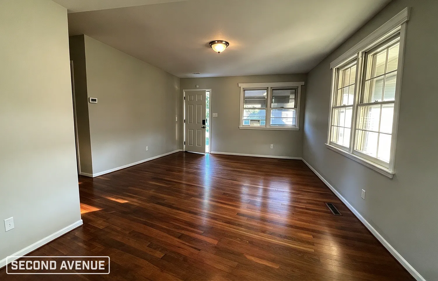 3 bed, 1.0 bath, 1309 sqft, $1,348 — Photo 4