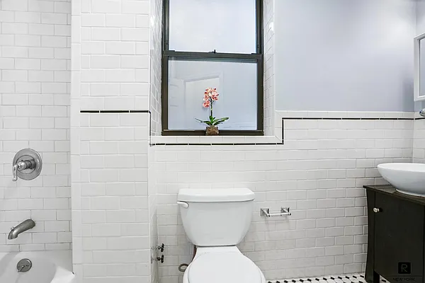 Sold by R New York | media 11