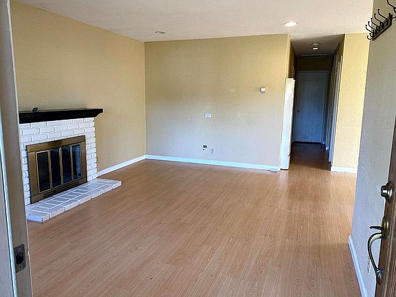2nd image of 215 Arroyo Grande Way