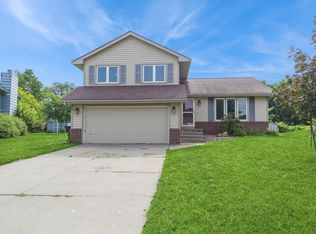 121 SW Meadowlark Ct, Ankeny, IA 50023