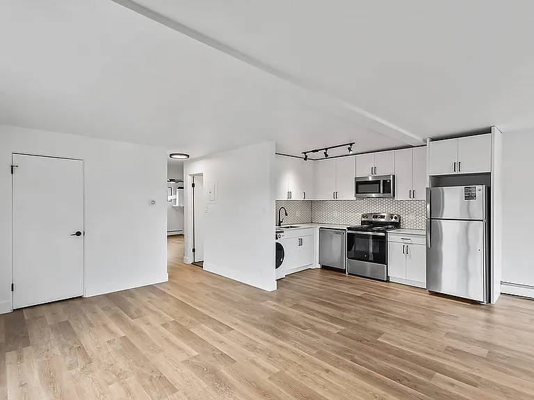Marion Street Apartments — Photo 23