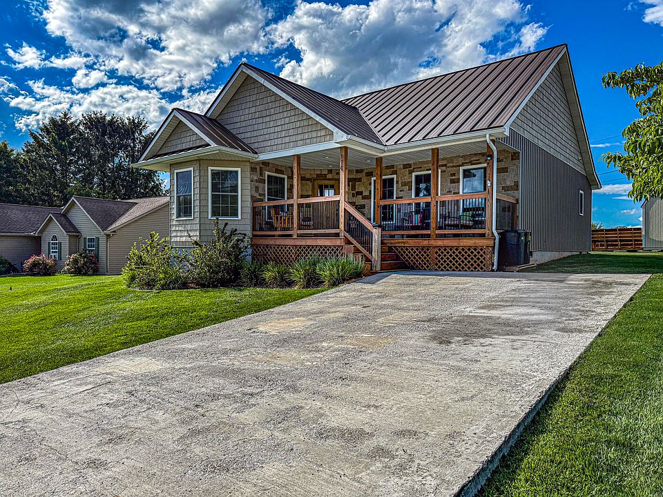 1st image of 114 Shady Oak Ln