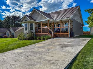 114 Shady Oak Ln, Lewisburg, WV 24901