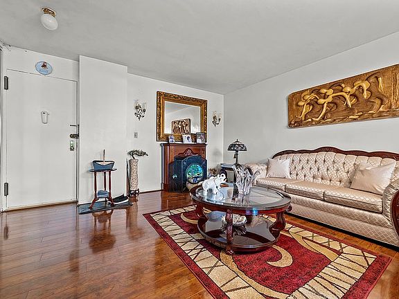 3rd image of 12399 Flatlands Ave APT 1L