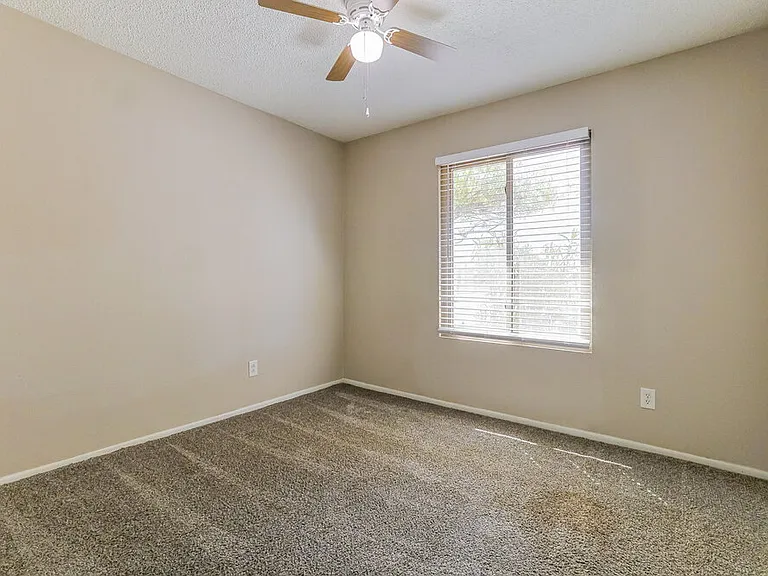562 W Highland St — Photo 13