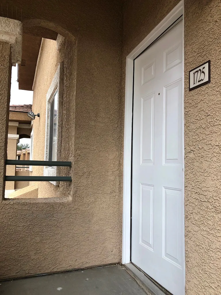 Very Spacious Upstairs Unit in a Gated Community — Photo 1