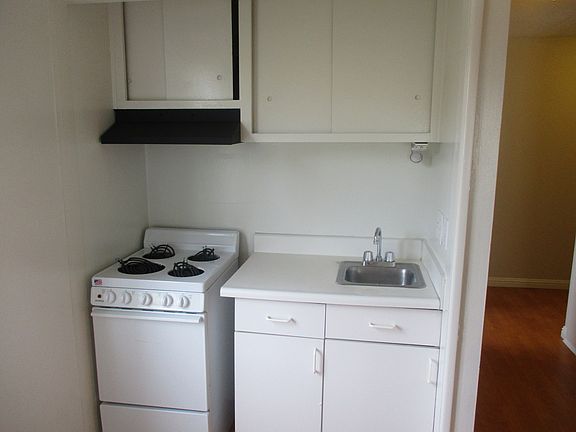 4th image of 283 Redondo Ave APT 9
