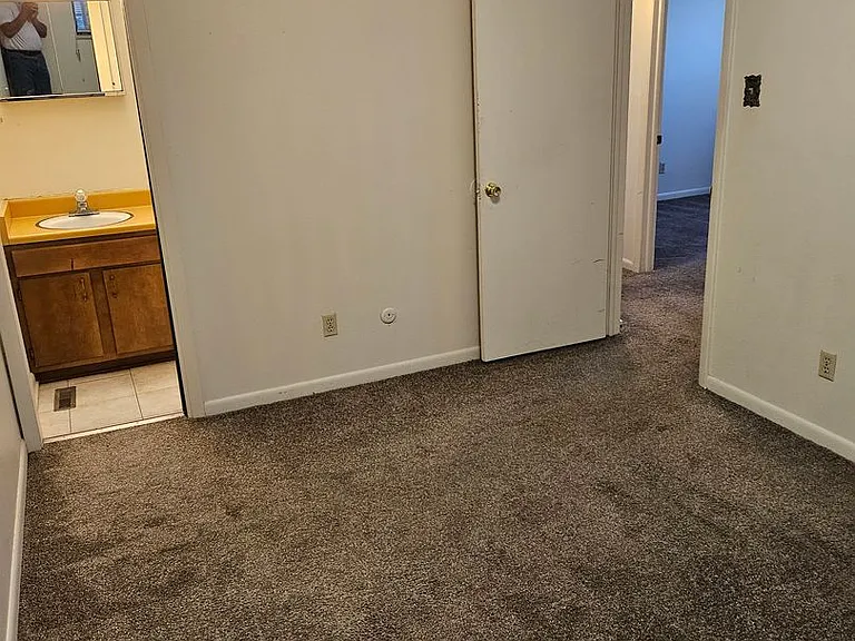47 Douglas Ln — Photo 16