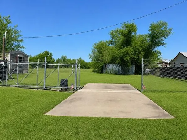 801 Genoa Red Bluff Rd, Pasadena, TX 77504