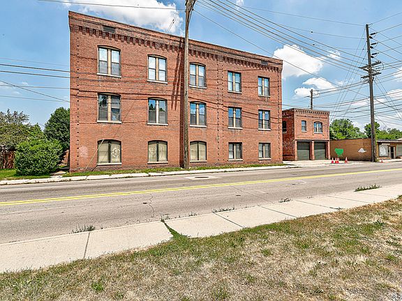 3rd image of 3001 N New Jersey St #302