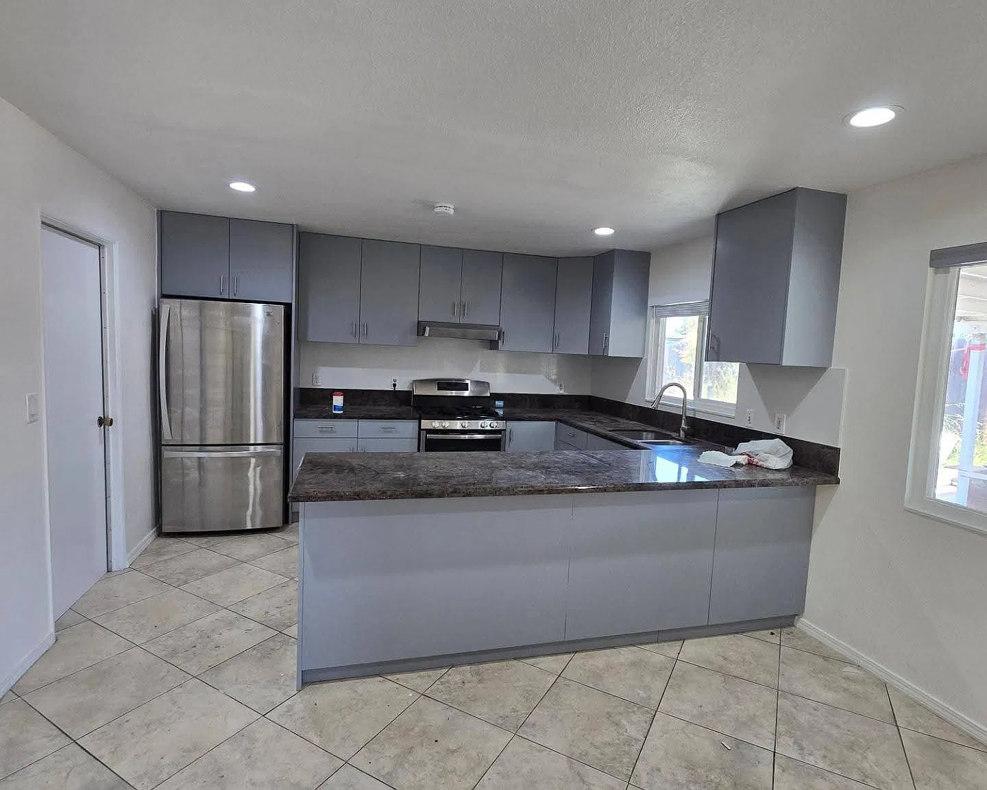 3 bed, 1260 sqft, $3,800 — Photo 1
