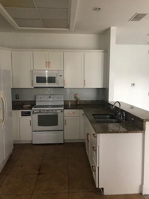 2nd image of 2137 Bridgeview Cir