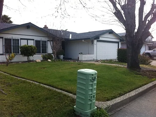 7399 Meadowgate Dr photo 1