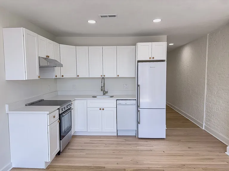 1936 Green St #2 — Photo 5