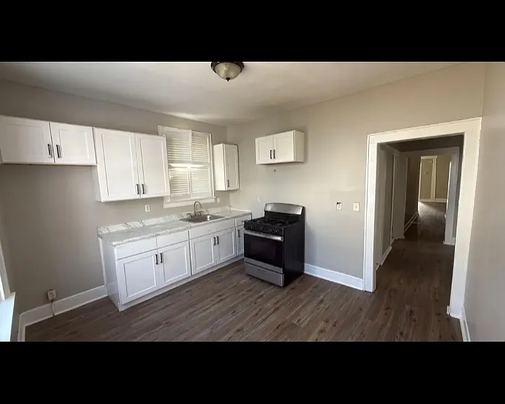 203 Renner Ave #1L — Photo 1