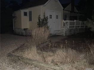 1 Driftwood Ln, Saint James, NY 11780