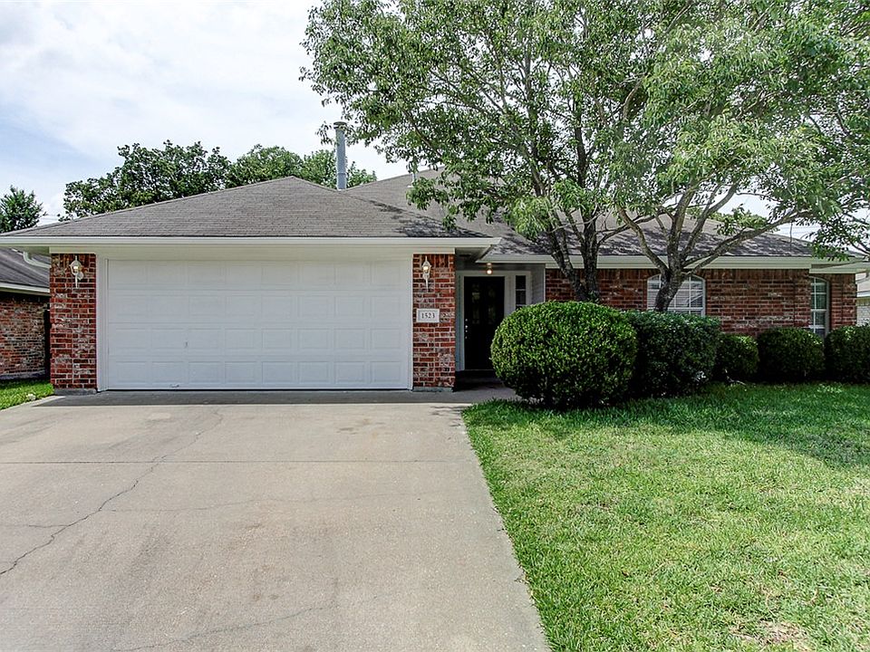 1st image of 1523 Strasburg Cir