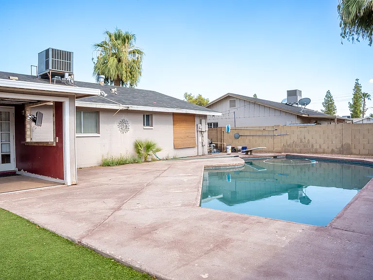 3236 S Kenwood Ln — Photo 6
