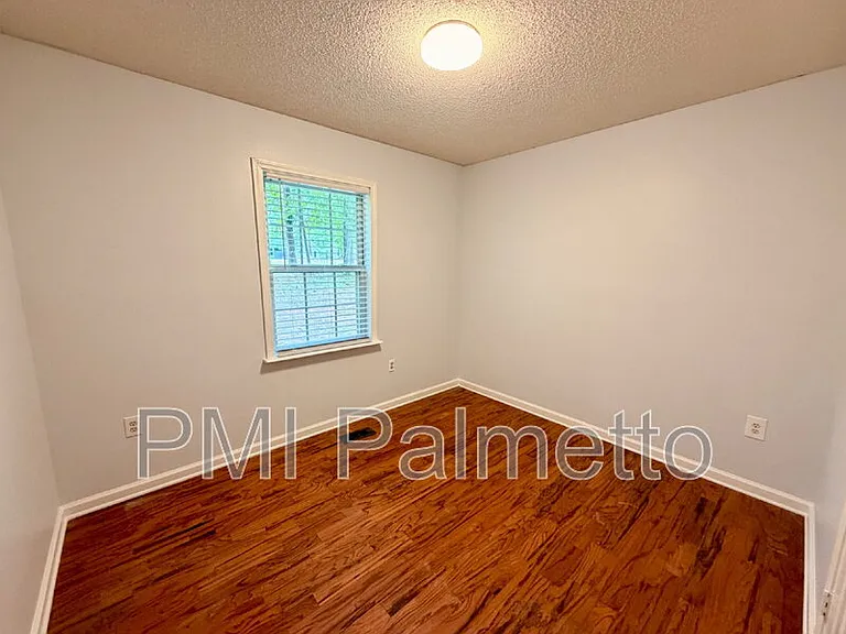 119 Chatham Cir — Photo 14